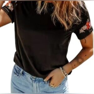 FLORAL EMBROIDERED T-SHIRT